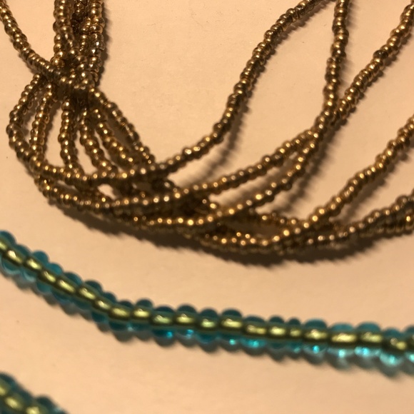 Unique Gold and Turquoise Coloured Beaded Necklace - Picture 4 of 5